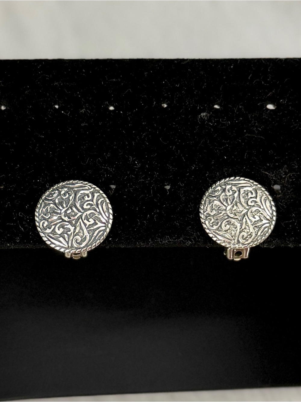 CAROLYN POLLACK Relios Sterling Silver Etch Scroll Dome Circle Clip-On Earrings